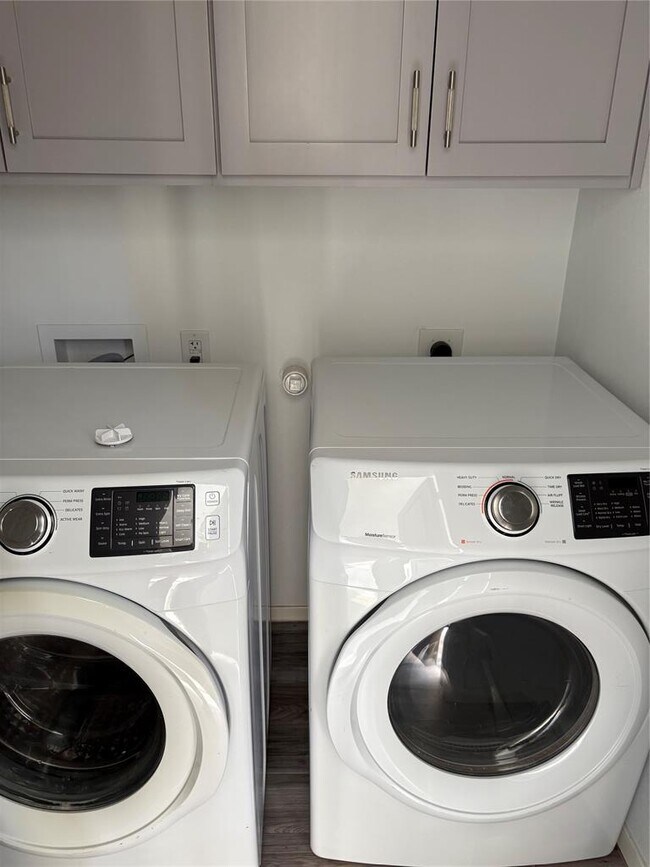 Building Photo - 141 Everest Cove