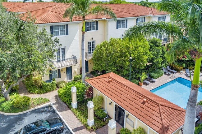 Building Photo - 2502 N Dixie Hwy