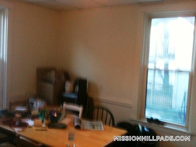 Building Photo - 1574 Tremont St