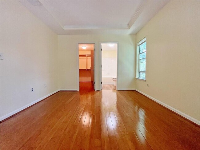 Building Photo - 233 Bentley Pl