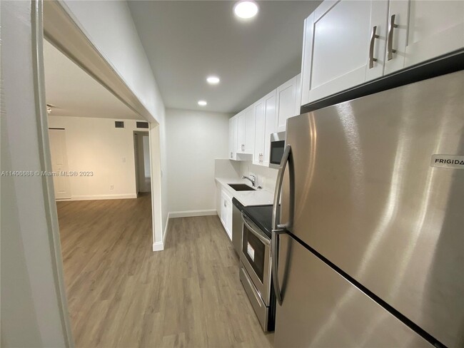 Building Photo - 4170 NW 79th Ave