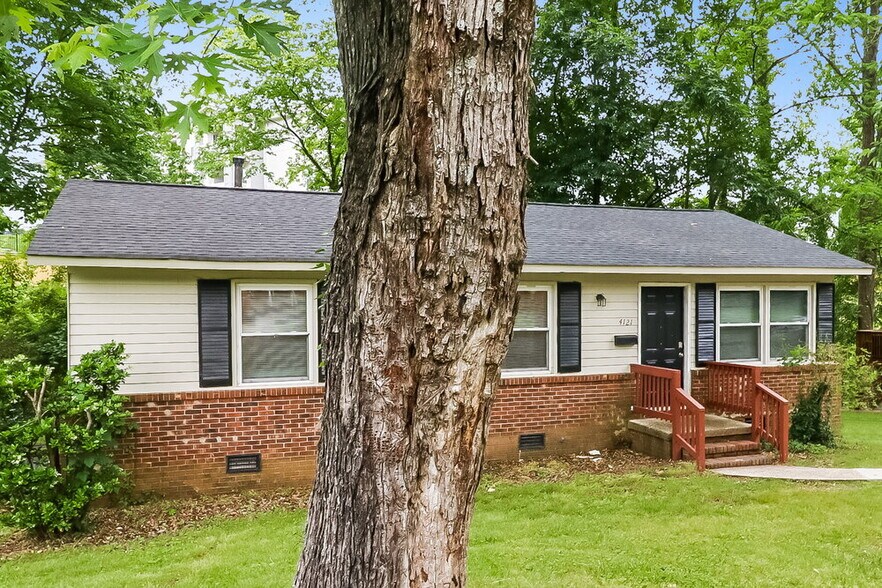 Building Photo - 4121 Carlyle Dr