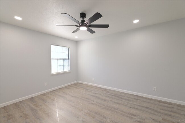 Building Photo - 20235 Blue Juniper Dr