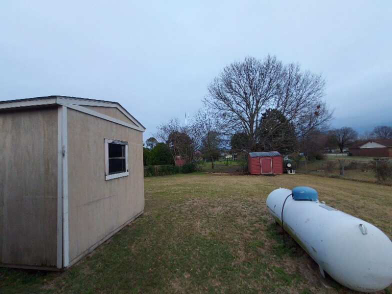 Building Photo - 126 Foxwood Cir