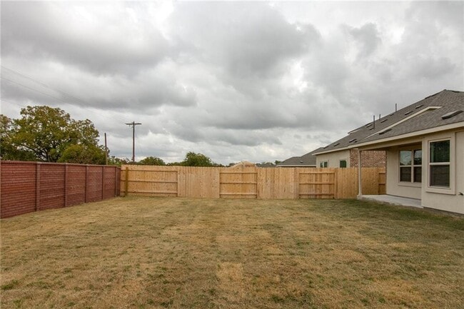 Building Photo - 1320 Chad Dr