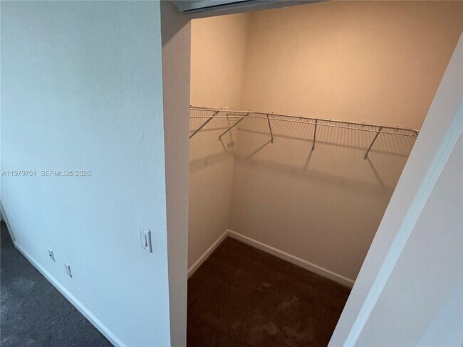 Building Photo - 9960 SW 228th Ln
