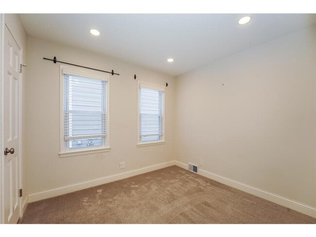 Building Photo - 5928 York Ave S