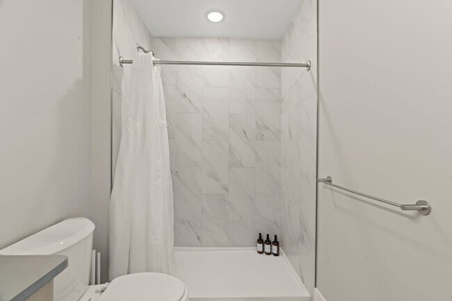 Building Photo - 901 Canal St