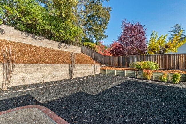 Building Photo - 335 Gil Blas Rd