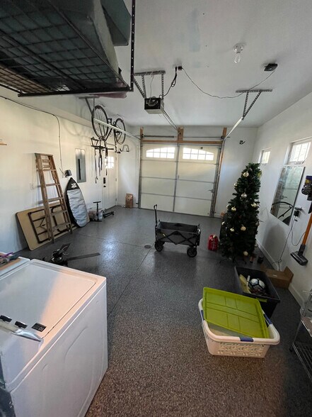 Building Photo - 1340 Hoyt Ave