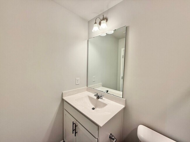 Building Photo - Stunning 3BD, 2.5BA Raleigh Townhome with ...