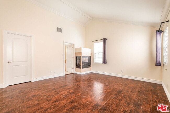Building Photo - 13743 Cordary Ave