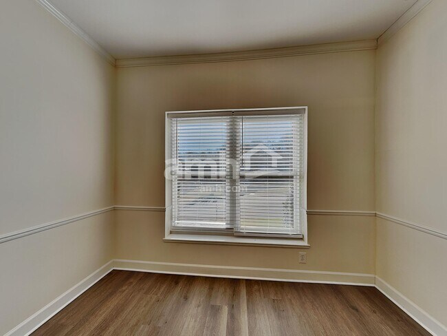 Building Photo - 7012 Poplar Creek Trce