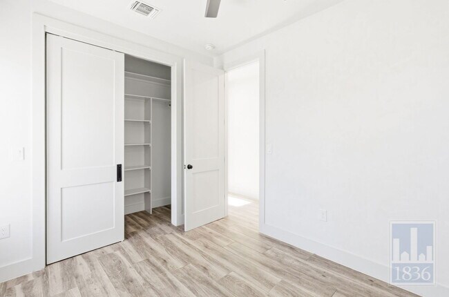 Building Photo - 4701 Sara Dr