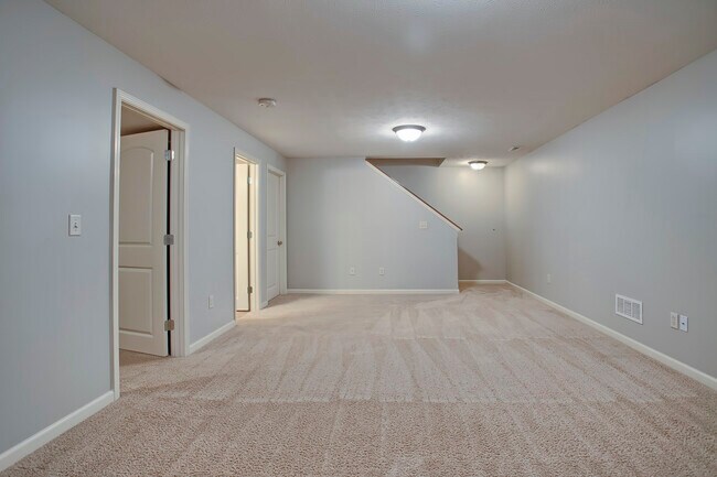 Building Photo - 2317 Blanche Ln