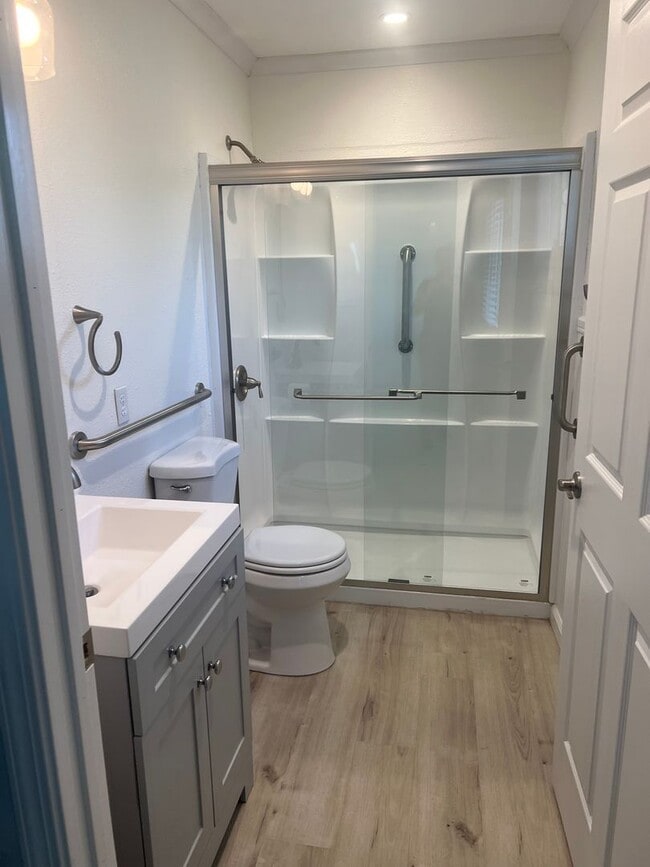 Building Photo - Charming 1 bedroom home