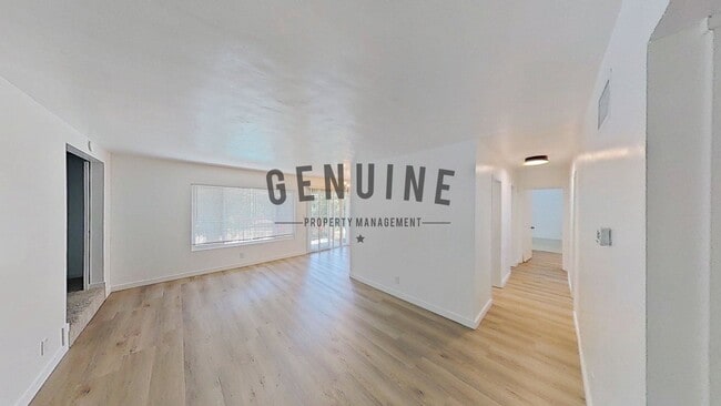 Building Photo - Stunning 2nd Story 3 Bedroom Condo in Woodlake Villas, La Habra