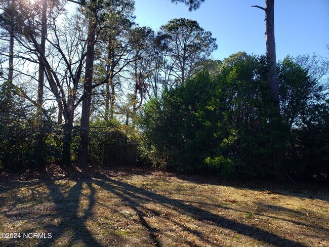 Building Photo - 809 Shakespeare Dr