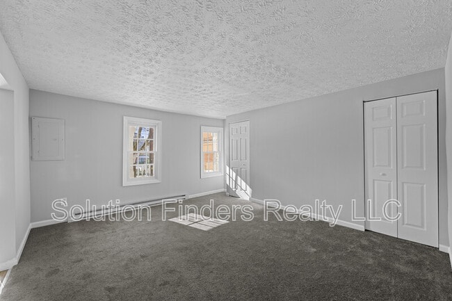 Building Photo - 42 N Main St