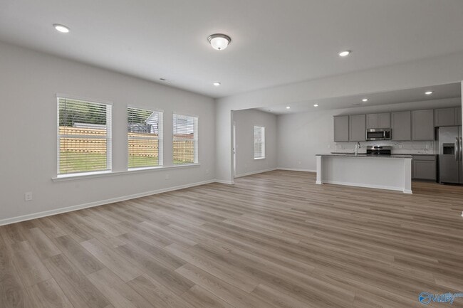 Building Photo - 7202 Fox Gln Cir SE