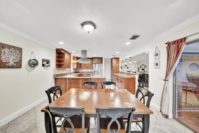 Building Photo - 8633 Vista Del Boca Dr