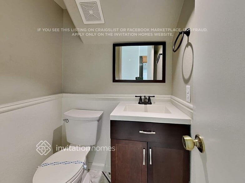 Building Photo - 4643 N 100th Ave