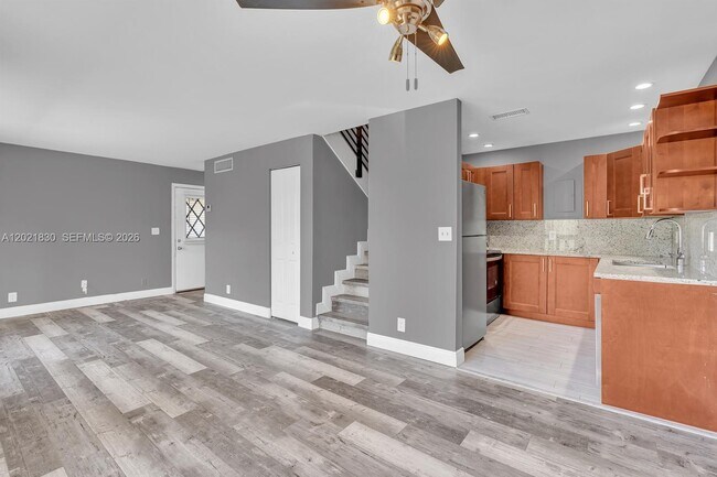 Building Photo - 8911 NW 28th Dr