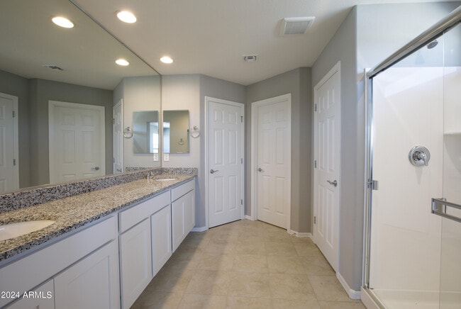 Building Photo - 8956 W Luke Ave