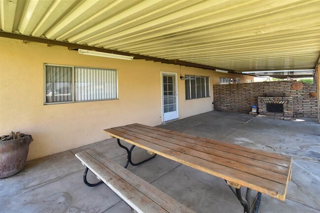 Building Photo - 2861 S 1st Ave