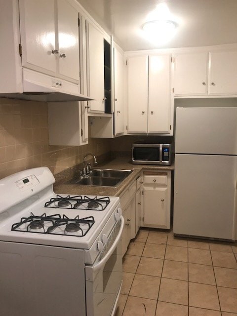 Building Photo - 1313 S Bundy Dr