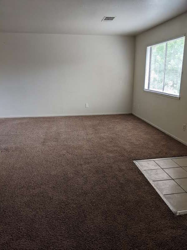 Building Photo - Competitively priced Two Bedroom Apartment Home! Do Not Miss Out On This Amazing Opportunity!