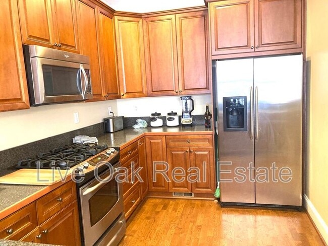 Building Photo - 937 Bolling Ave