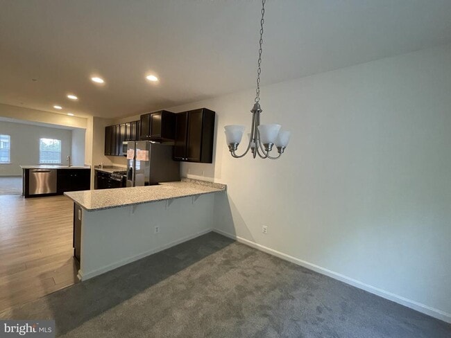 Building Photo - 113 Trails Way