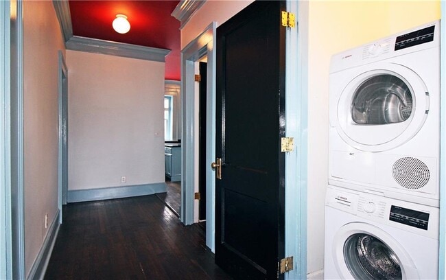 Building Photo - 1 S Prado NE