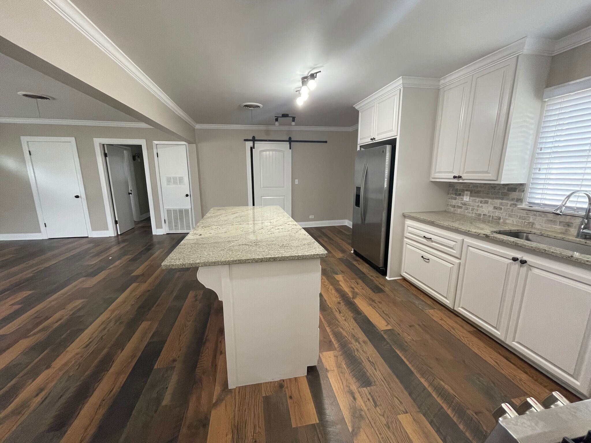 Granite Island - 620 S Polk St