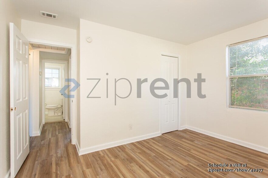 Building Photo - 1617 Campus St