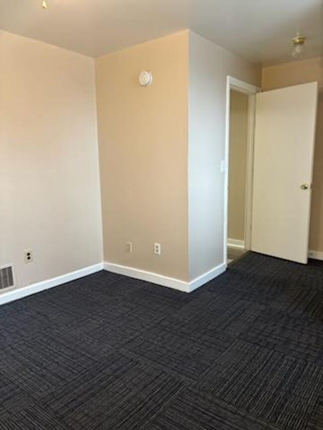 Building Photo - 5833 Curry Rd