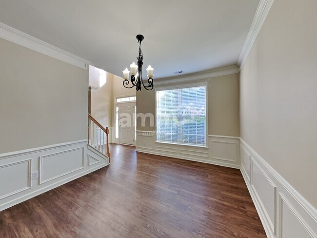 Building Photo - 7355 Sedgebrook Dr W