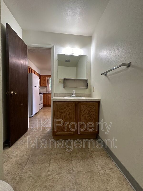 Building Photo - 1815 8th Ave N