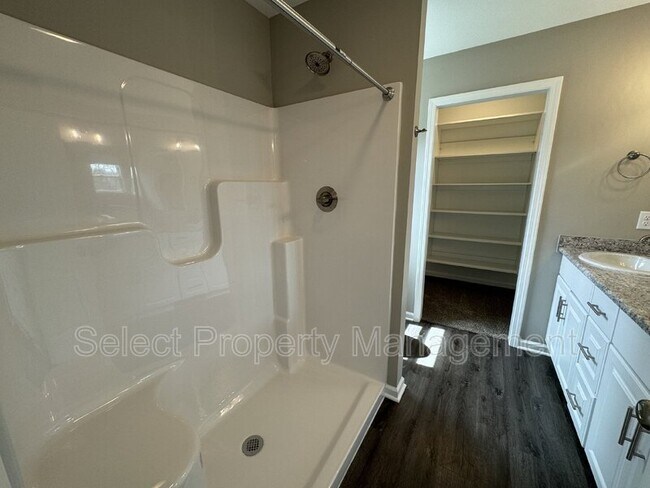 Building Photo - 8225 Catberry Trl