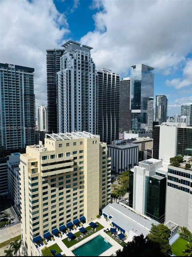 Building Photo - 1200 Brickell Bay Dr