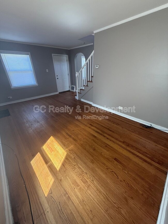 Building Photo - 9951 S Oglesby Ave