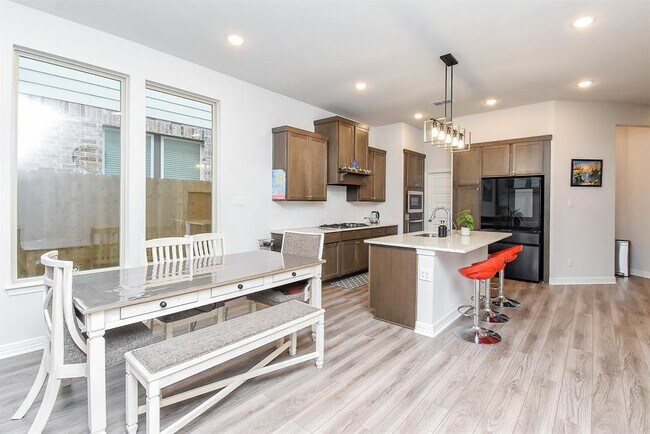 Building Photo - 6634 Albany Forest Ct