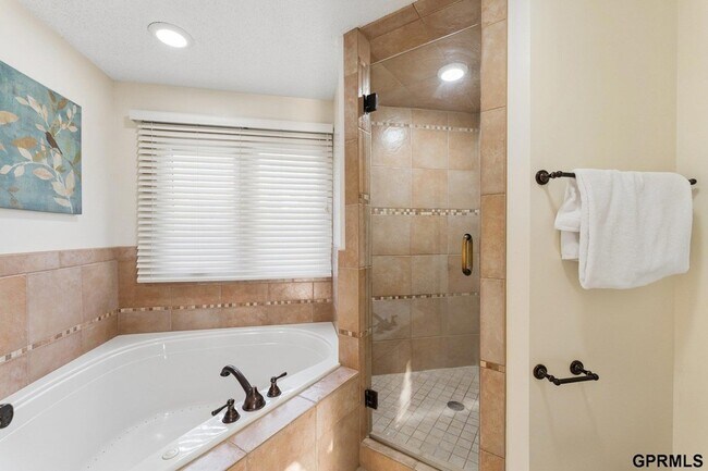 Building Photo - 9723 Fieldcrest Dr