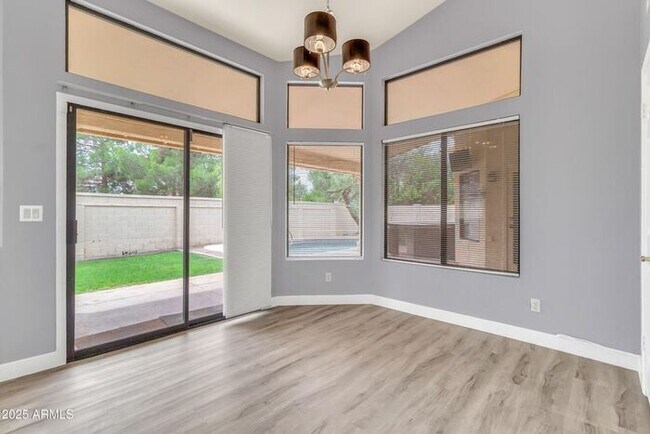 Building Photo - Stunning 4beds/2.5baths single-level home in the heart of Tempe!