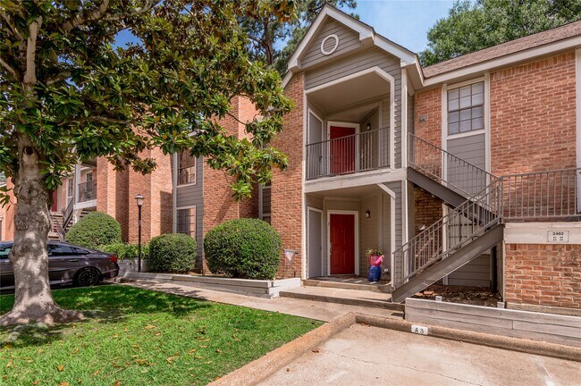 Building Photo - 2402 Sycamore Ave
