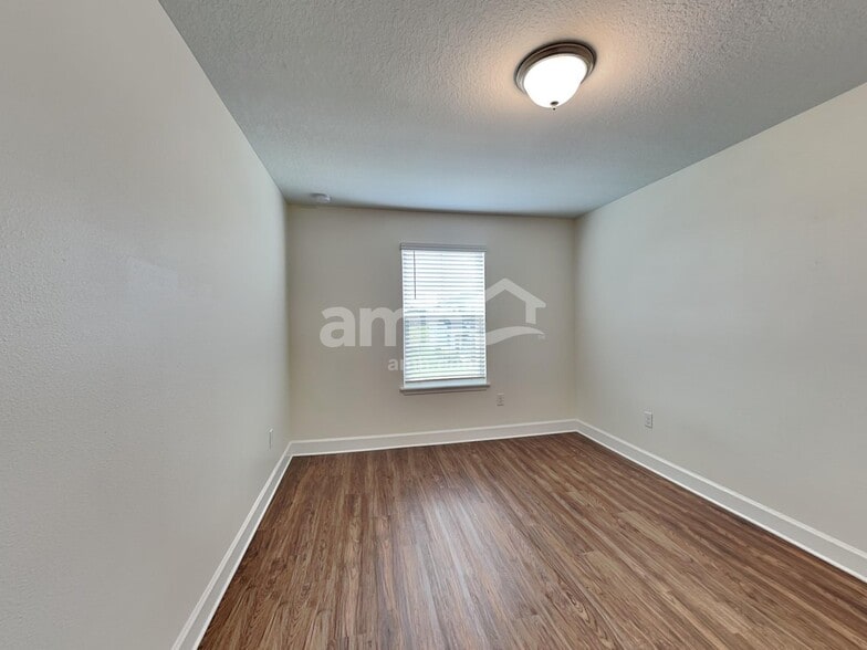 Building Photo - 6067 Rosemore Ln