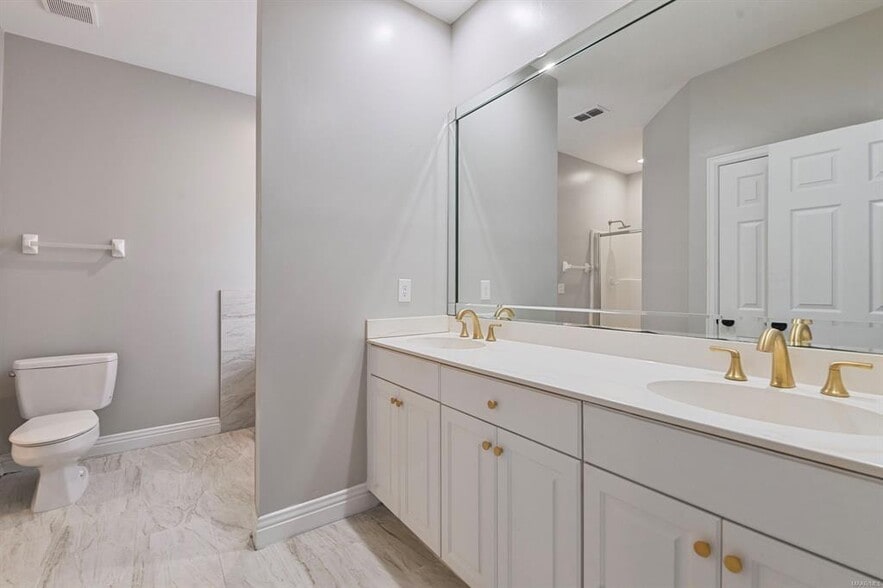 Building Photo - 8920 Green Chase Dr