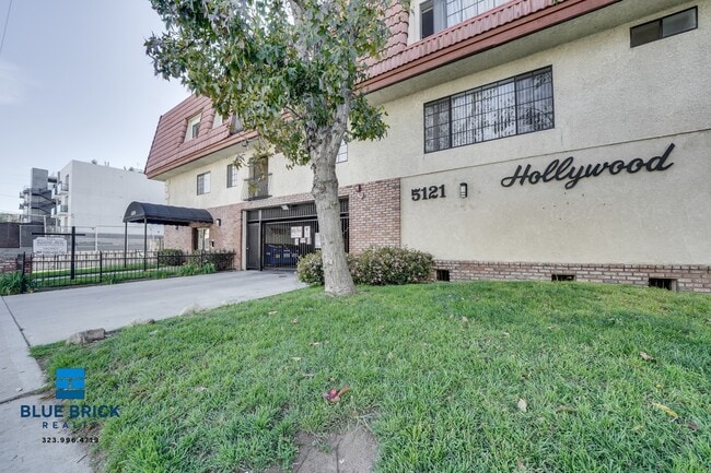 Building Photo - 5121 Klump Ave