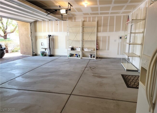 Building Photo - 10465 Saddle Mountain St
